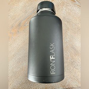 Ironflask Water Bottle Stainless Steel Double Insulated 64 Oz black